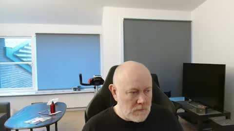 thomash32 online show from 24, 10, 2025