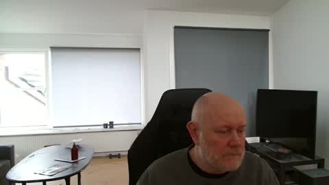 thomash32 online show from 25, 10, 2025