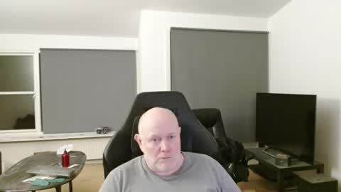 thomash32 online show from 4, 11, 2025