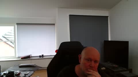 thomash32 online show from 29, 11, 2025