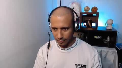 Snapshot of thommerxxx chatting on 15, 6, 2026 Thom online show from 15, 6, 2026