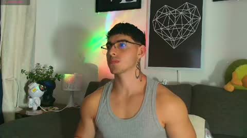 thomylov online show from 12, 4, 2026