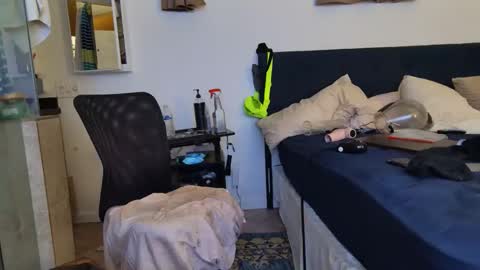 Snapshot of thongmuscle chatting on 7, 11, 2025 ThongMuscle online show from 7, 11, 2025