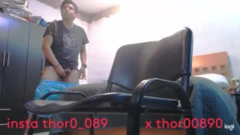 Snapshot of thor0200 chatting on 12, 10, 2025 thor0200 online show from 12, 10, 2025