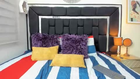 Snapshot of thriana_moon chatting on 18, 4, 2026 thriana online show from 18, 4, 2026