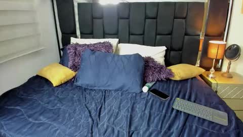 Snapshot of thriana_moon chatting on 18, 5, 2026 thriana online show from 18, 5, 2026