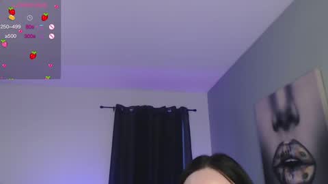 Tia Bella online show from 15, 9, 2025