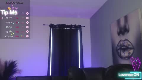 Tia Bella online show from 9, 11, 2025