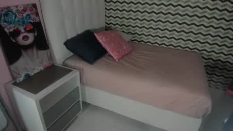 tianapiket online show from 13, 2, 2025