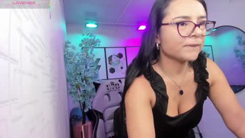 Tiara  online show from 22, 4, 2026