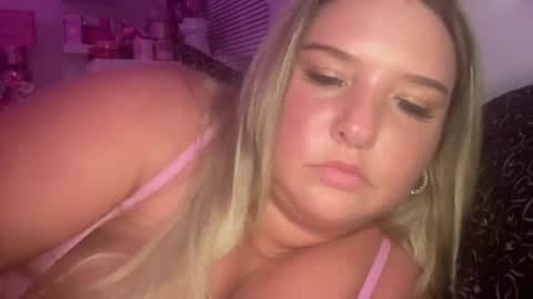 Snapshot of tierratheblonde chatting on 10, 8, 2026 Tierratheblonde online show from 10, 8, 2026