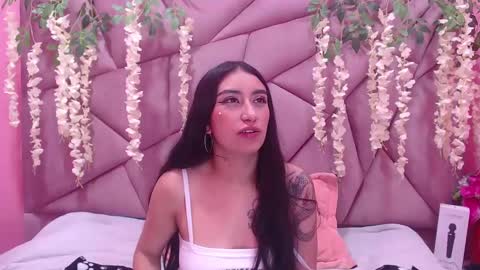 Snapshot of tiffani_hott_ chatting on 4, 12, 2024 TIFANI online show from 4, 12, 2024