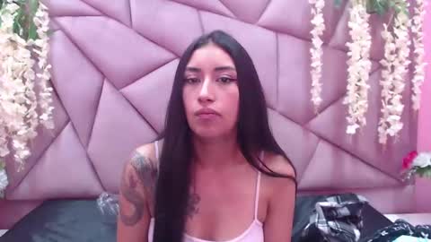 Snapshot of tiffani_hott_ chatting on 4, 2, 2025 TIFANI online show from 4, 2, 2025