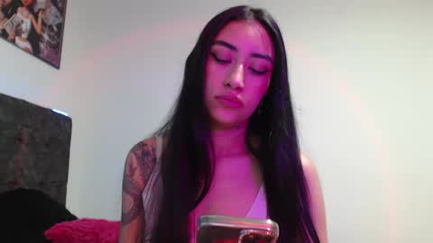 Snapshot of tiffani_hott_ chatting on 12, 9, 2025 TIFANI online show from 12, 9, 2025