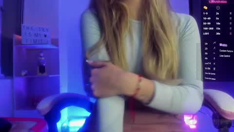 Snapshot of tiffany_bela chatting on 25, 1, 2025 Tiffany Bela online show from 25, 1, 2025