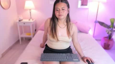 Snapshot of tiffany_fournier chatting on 19, 11, 2025 Tiffany online show from 19, 11, 2025