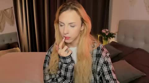 Snapshot of tiffany_king chatting on 15, 4, 2026 Tiffany online show from 15, 4, 2026