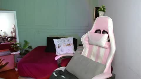 dont forget ask for custom vids  online show from 10, 1, 2025