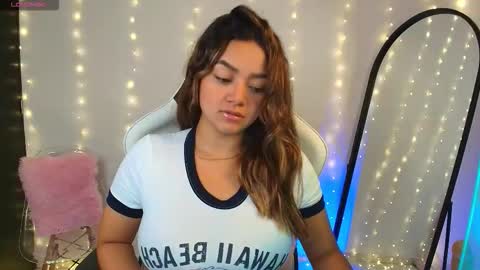 Snapshot of tiffany_lopez22 chatting on 22, 9, 2025 Tiffany Lopez online show from 22, 9, 2025