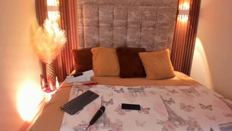 tiffany_sander online show from 12, 12, 2024
