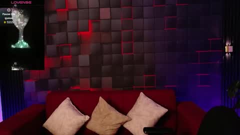 tiffanycherry_ online show from 7, 5, 2026