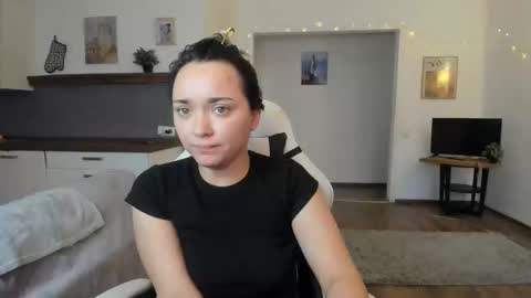  Tiffany  online show from 24, 1, 2025