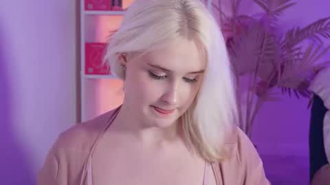 tiffanyjons online show from 12, 3, 2026