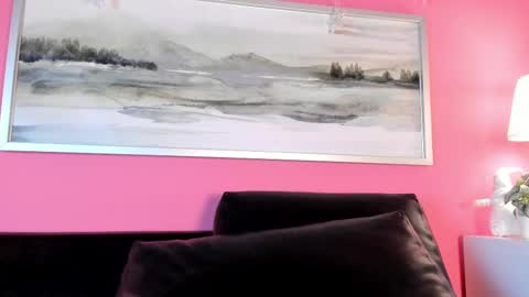 Stefany Suarez online show from 8, 3, 2025