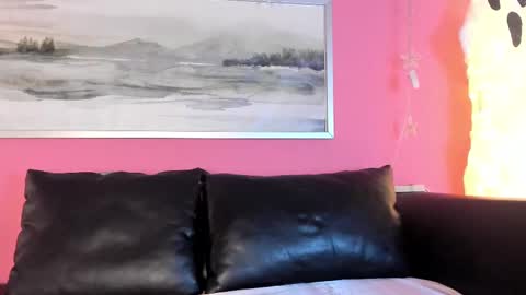 Stefany Suarez online show from 9, 10, 2025