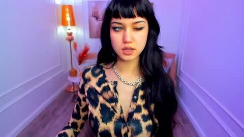 tiffanyyoun online show from 7, 4, 2026