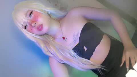 tight_elliana online show from 13, 4, 2026