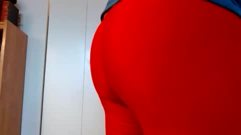 Snapshot of tightshortsspank chatting on 27, 11, 2025 Tightshortsspank online show from 27, 11, 2025