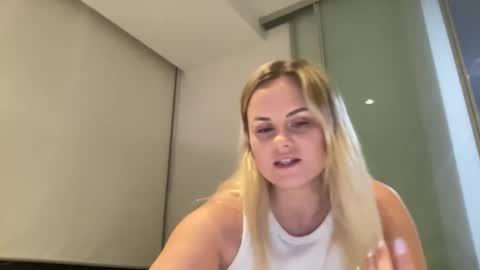 Snapshot of tigoldbitties11 chatting on 27, 2, 2025 Lexi online show from 27, 2, 2025