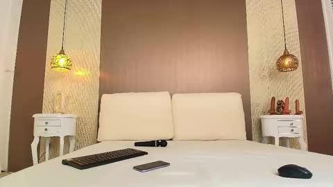 T I F F A N Y online show from 14, 11, 2025