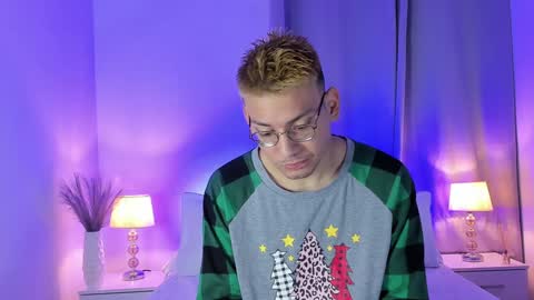 timi  jones online show from 22, 12, 2024