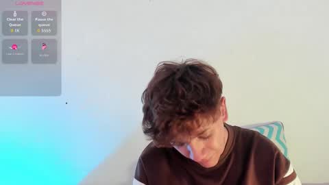 Timothy 21 years old online show from 17, 11, 2025