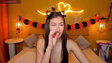 Tina  online show from 26, 10, 2025