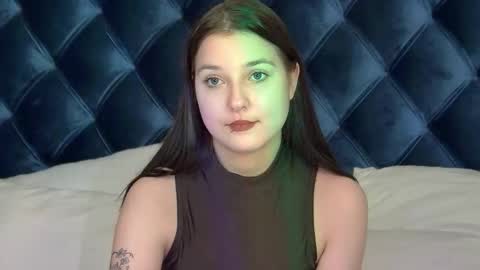 TinaBurton online show from 12, 11, 2025