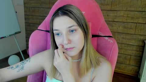 TinaBurton online show from 4, 5, 2026