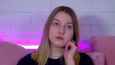 TinaBurton online show from 11, 5, 2026