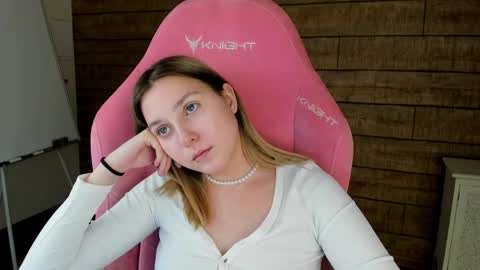 TinaBurton online show from 8, 6, 2026