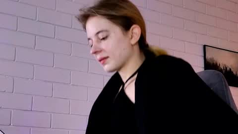 Tina Davil online show from 3, 2, 2026