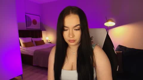 hi im curvy babyface girlie Tina online show from 3, 2, 2026