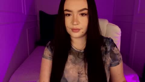 hi im curvy babyface girlie Tina online show from 6, 3, 2026