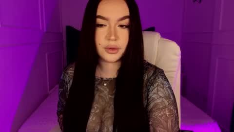 hi im curvy babyface girlie Tina online show from 13, 3, 2026