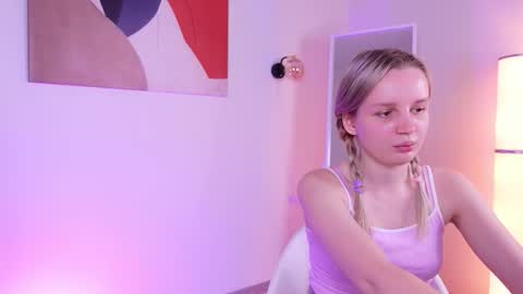 tinasiner online show from 4, 11, 2025