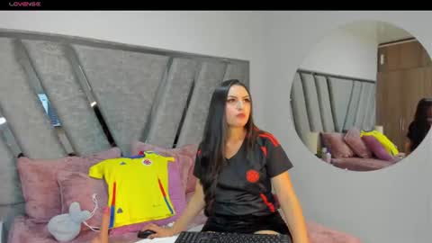 Snapshot of tink_fox chatting on 18, 6, 2026 Tink online show from 18, 6, 2026