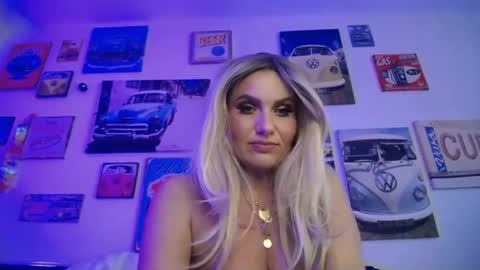 Snapshot of tinkerbell822 chatting on 10, 3, 2025 tinkerbell822 online show from 10, 3, 2025