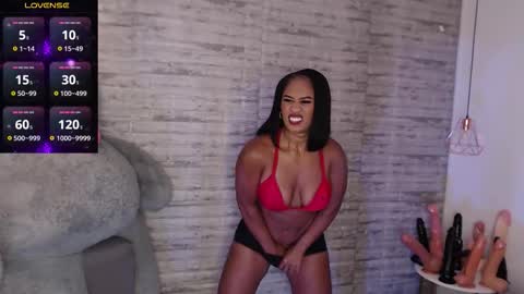 Tinna Goddess online show from 25, 10, 2025