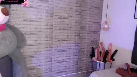 Tinna Goddess online show from 29, 11, 2025